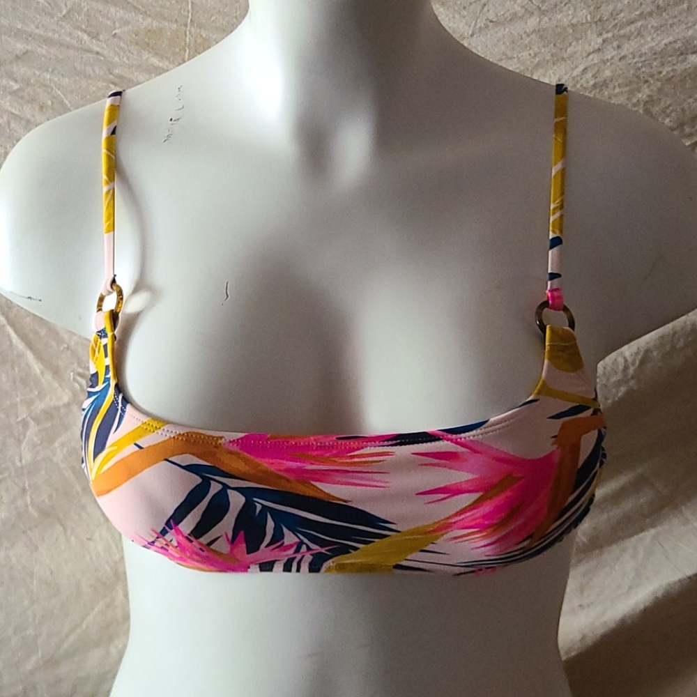 Swimsuit bikini top